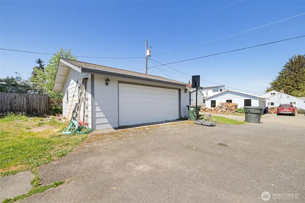 905 W 11th Street Port Angeles WA 98363