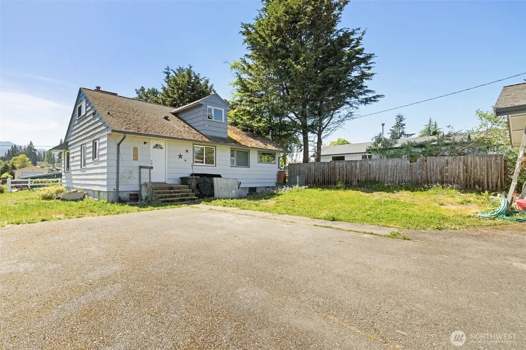 905 W 11th Street Port Angeles WA 98363
