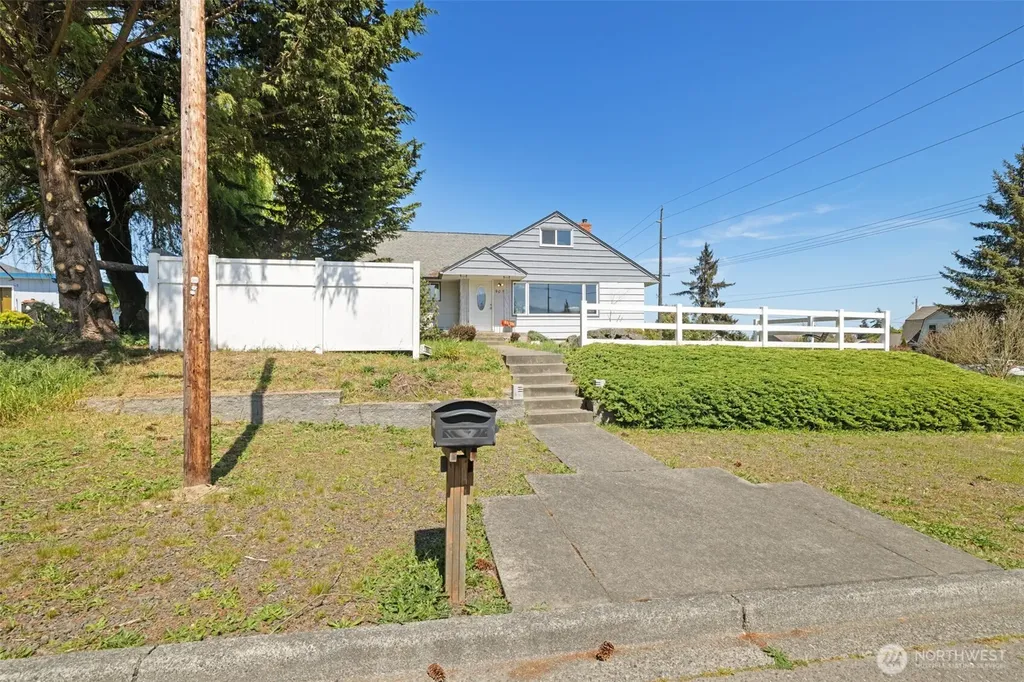 905 W 11th Street Port Angeles WA 98363