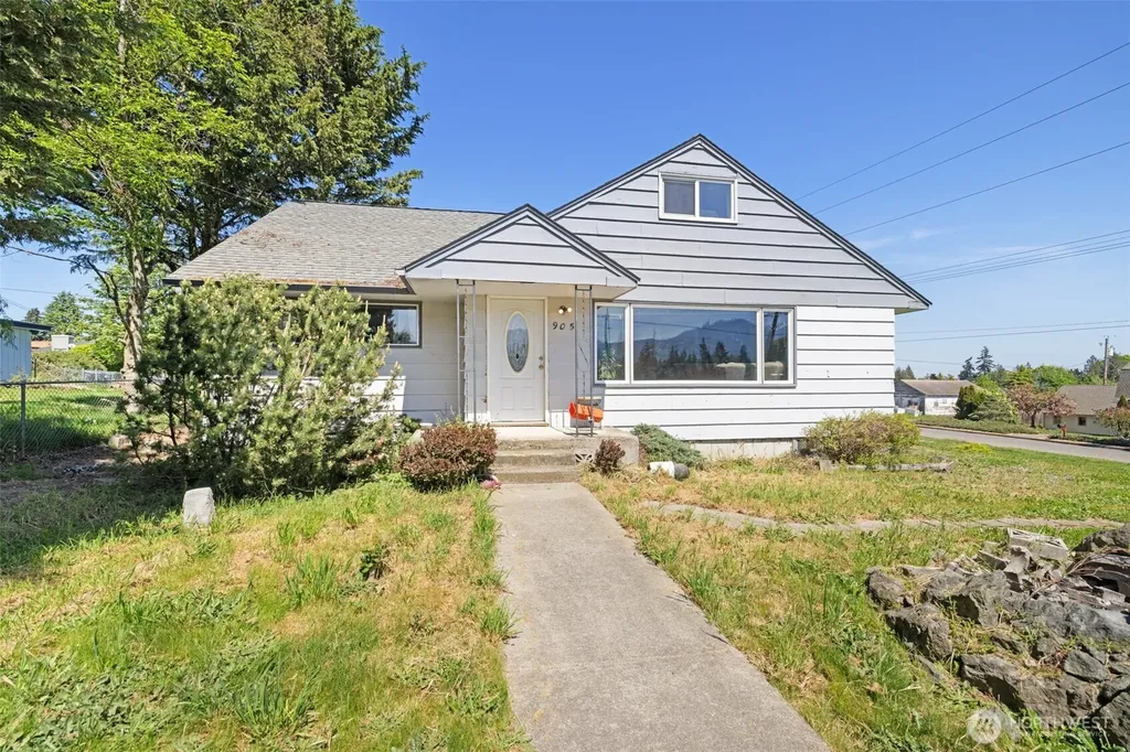 905 W 11th Street Port Angeles WA 98363
