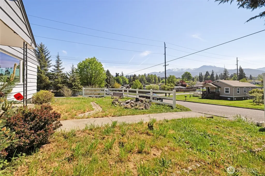 905 W 11th Street Port Angeles WA 98363