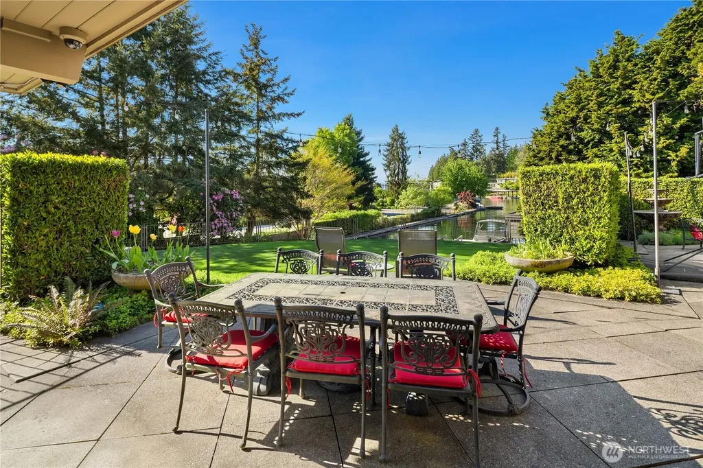 3111 Hunts Point Circle Hunts Point WA 98004