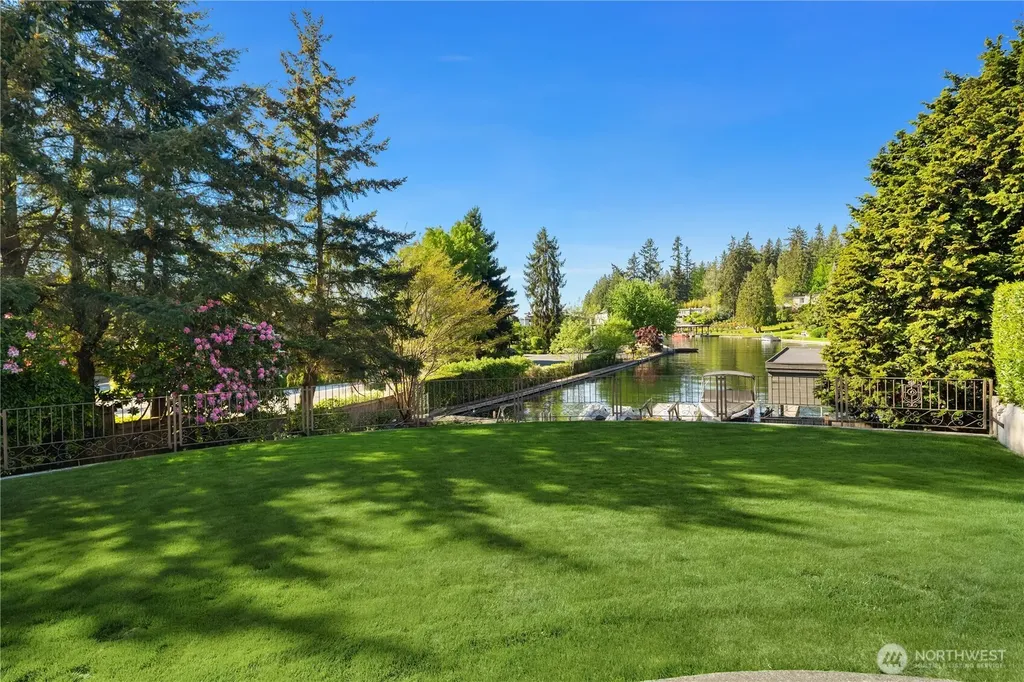 3111 Hunts Point Circle Hunts Point WA 98004