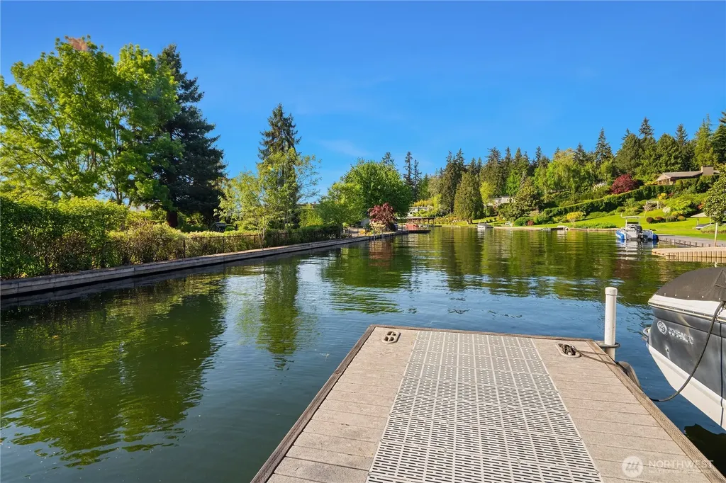 3111 Hunts Point Circle Hunts Point WA 98004