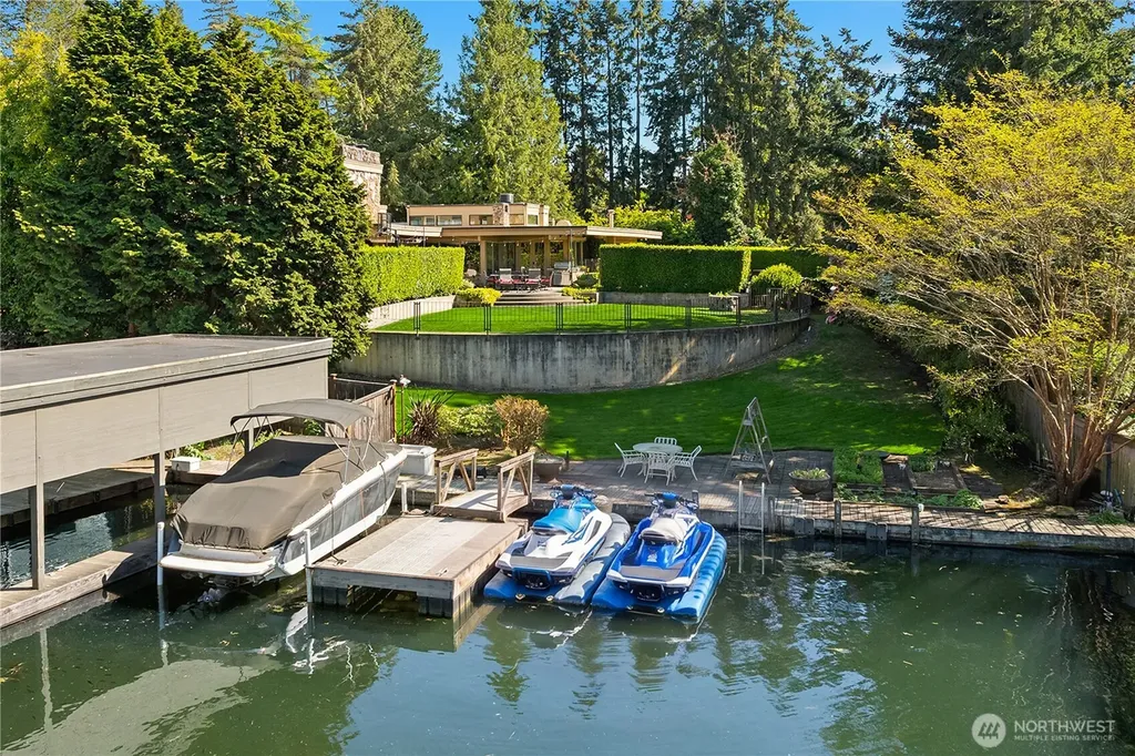3111 Hunts Point Circle Hunts Point WA 98004