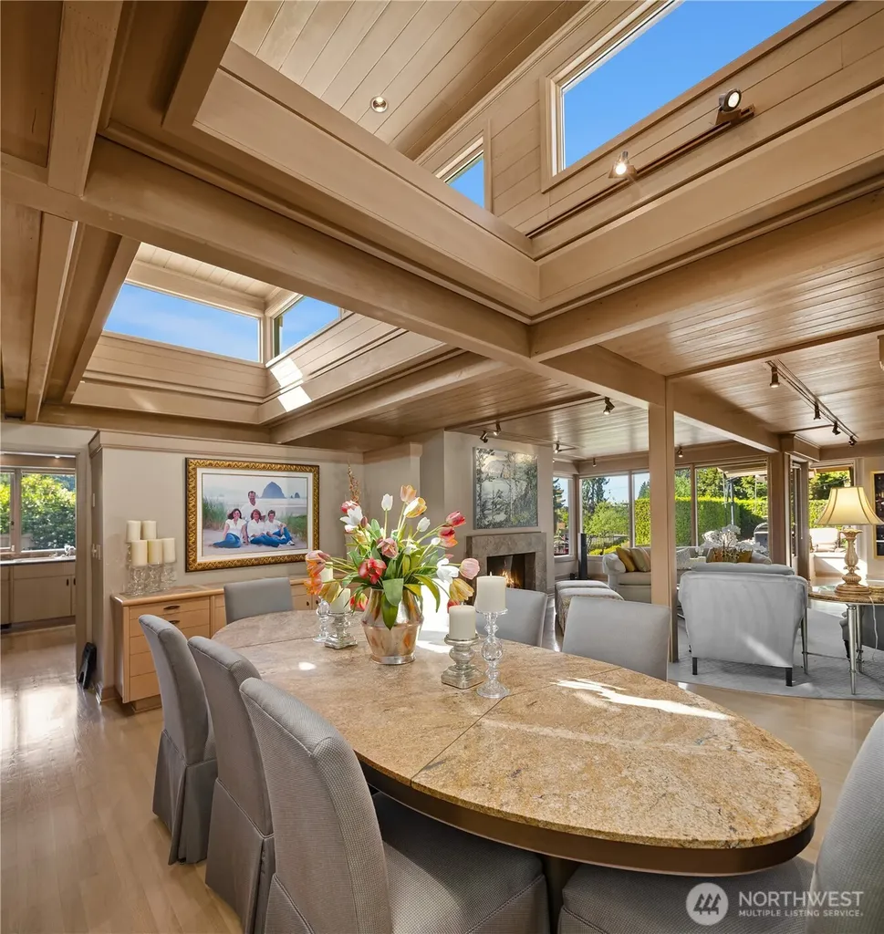 3111 Hunts Point Circle Hunts Point WA 98004