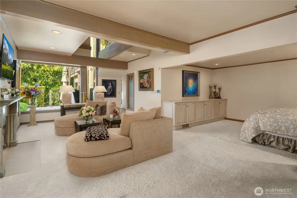 3111 Hunts Point Circle Hunts Point WA 98004