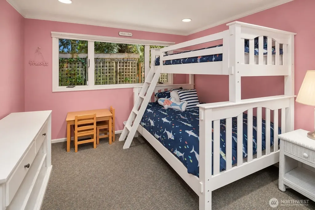 3111 Hunts Point Circle Hunts Point WA 98004