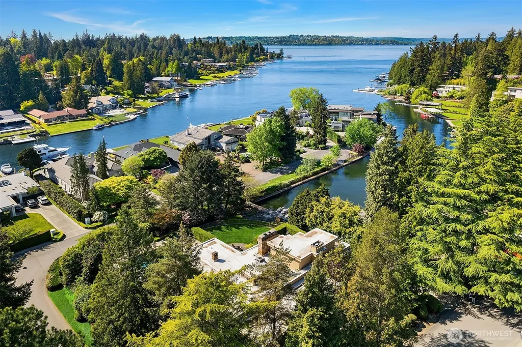 3111 Hunts Point Circle Hunts Point WA 98004