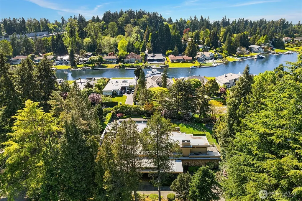 3111 Hunts Point Circle Hunts Point WA 98004