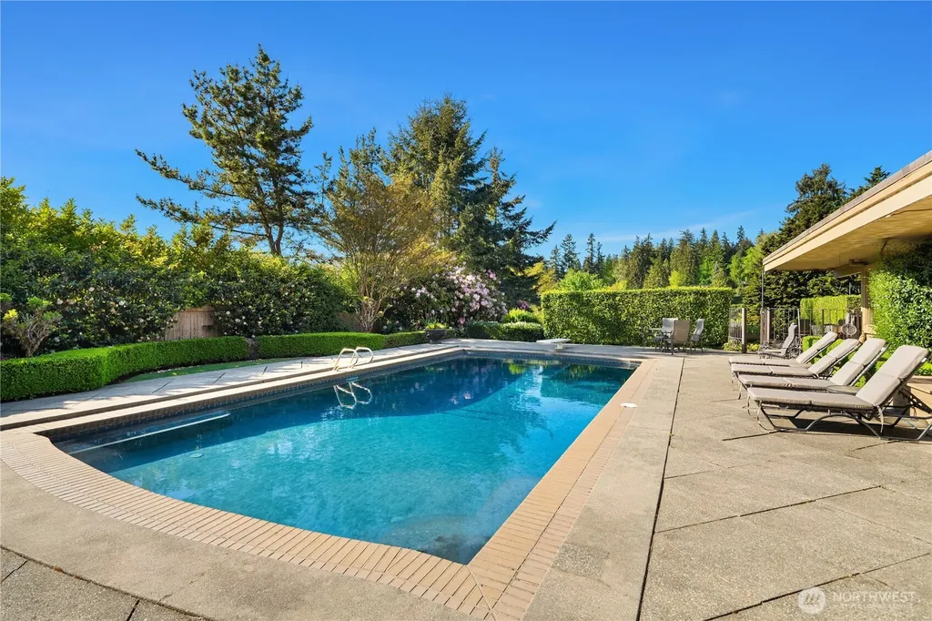 3111 Hunts Point Circle Hunts Point WA 98004
