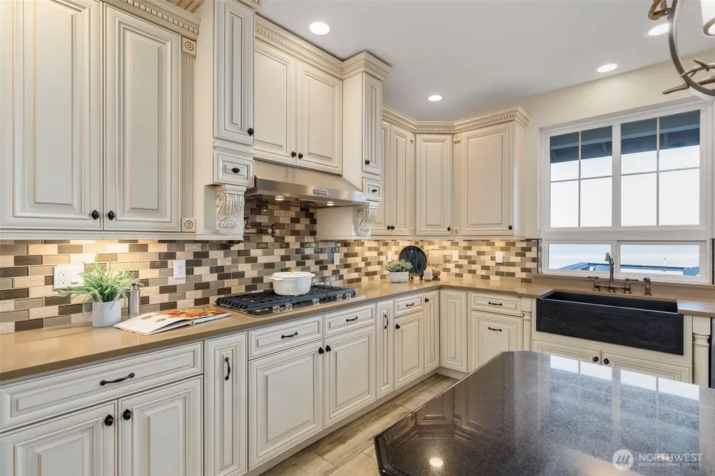 32326 Hoffman Road NE Kingston WA 98346