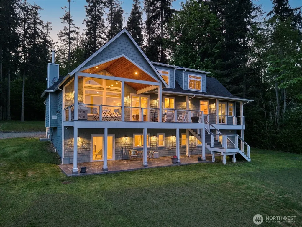 32326 Hoffman Road NE Kingston WA 98346