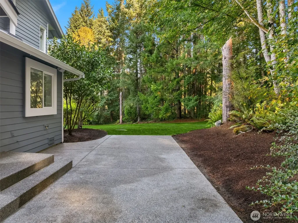 24628 Hillbend Lane NE Kingston WA 98346