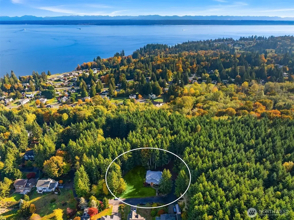 24628 Hillbend Lane NE Kingston WA 98346