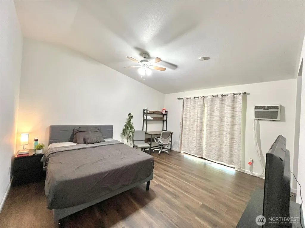 11524 SE 322nd Place Auburn WA 98092