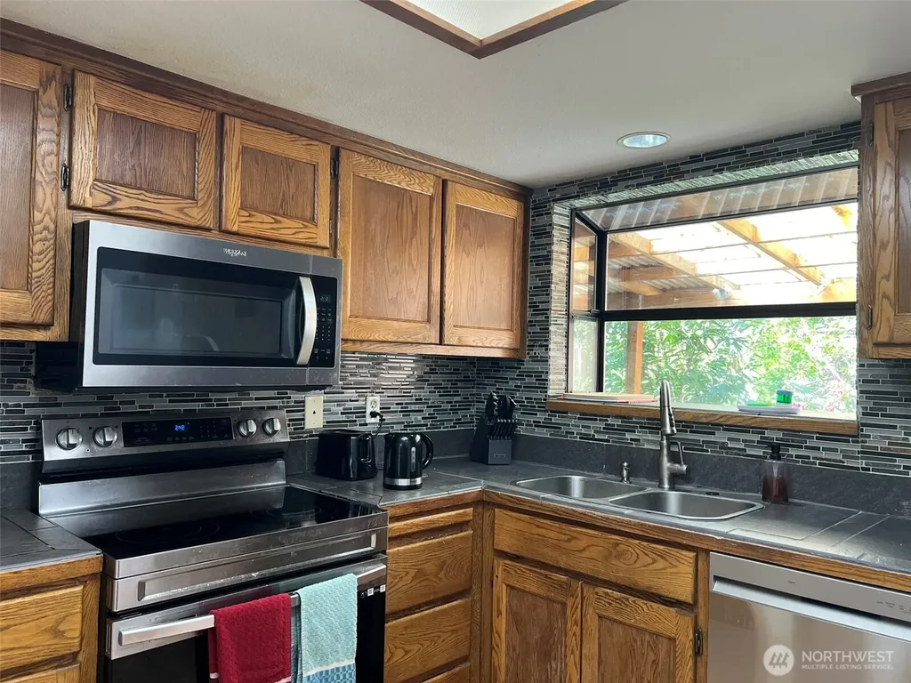 11524 SE 322nd Place Auburn WA 98092