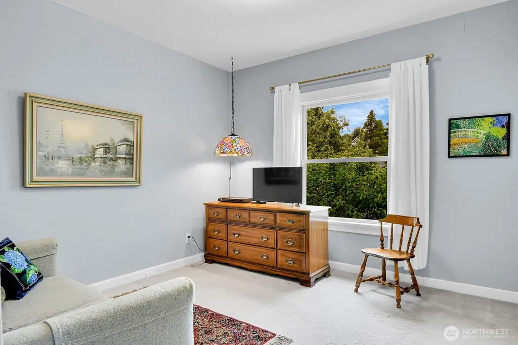 2719 Nob Hill Avenue N Seattle WA 98109