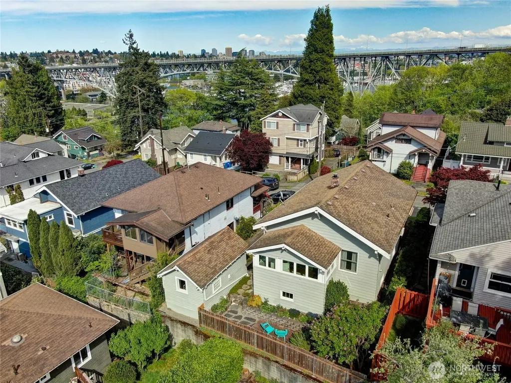 2719 Nob Hill Avenue N Seattle WA 98109