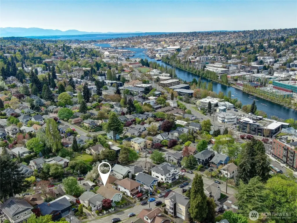 2719 Nob Hill Avenue N Seattle WA 98109