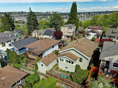 2719 Nob Hill Avenue N Seattle WA 98109
