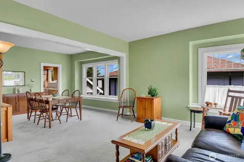 2719 Nob Hill Avenue N Seattle WA 98109
