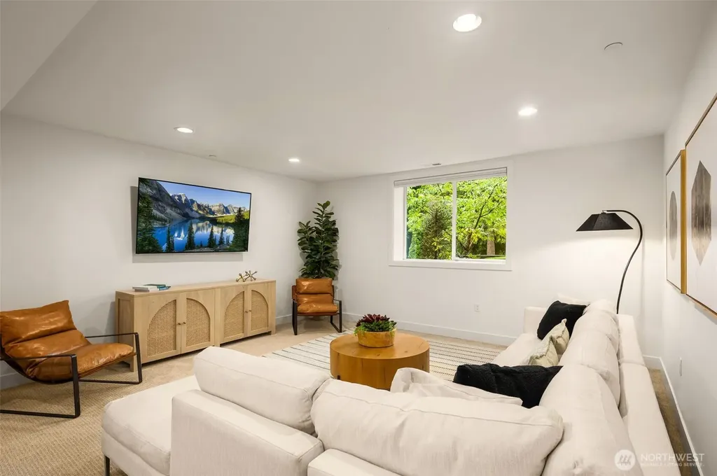 12914 63rd Avenue NE Kirkland WA 98034