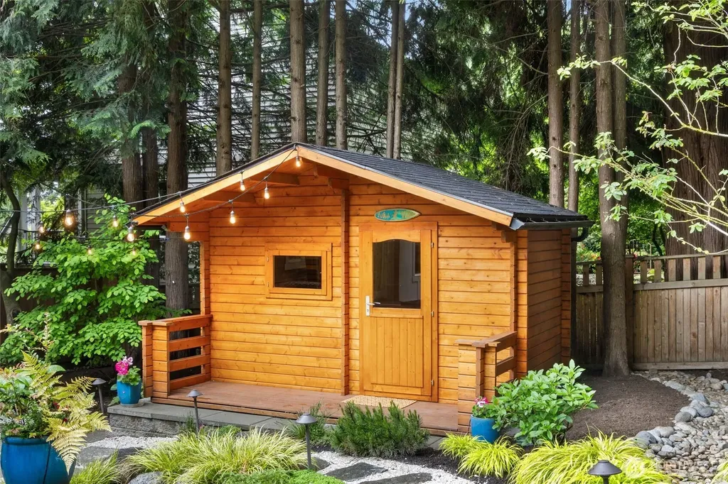 12914 63rd Avenue NE Kirkland WA 98034