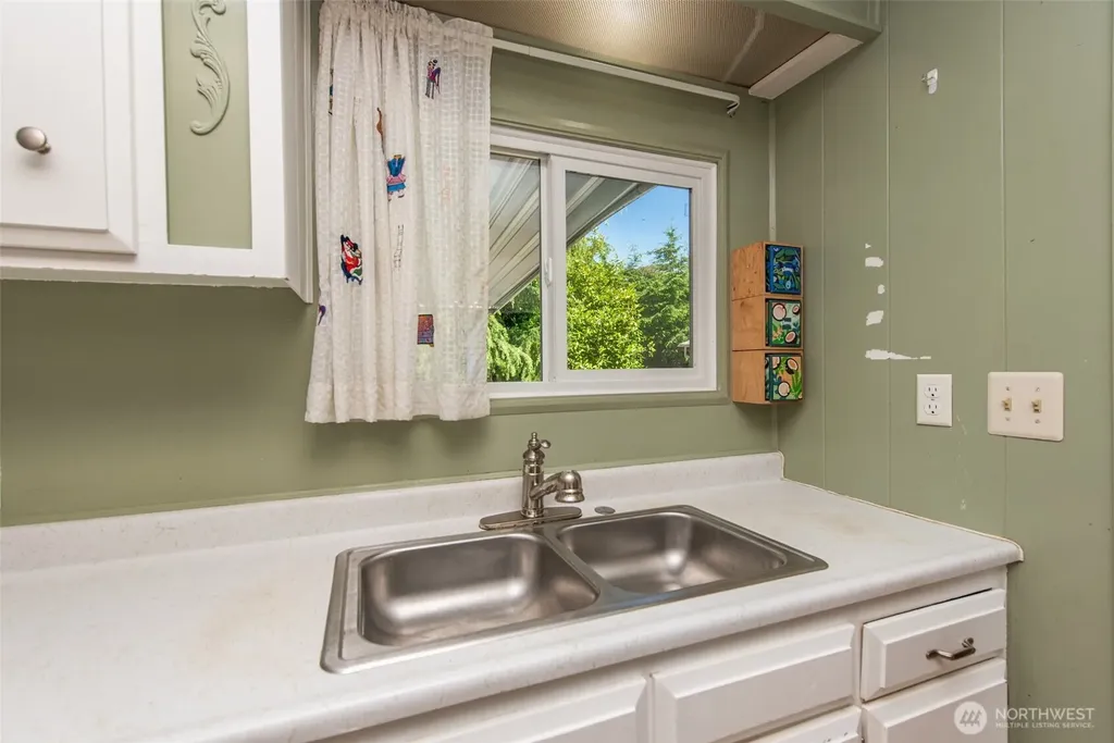 921 S 3rd Avenue Sequim WA 98382