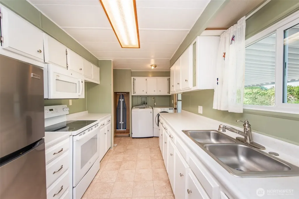 921 S 3rd Avenue Sequim WA 98382