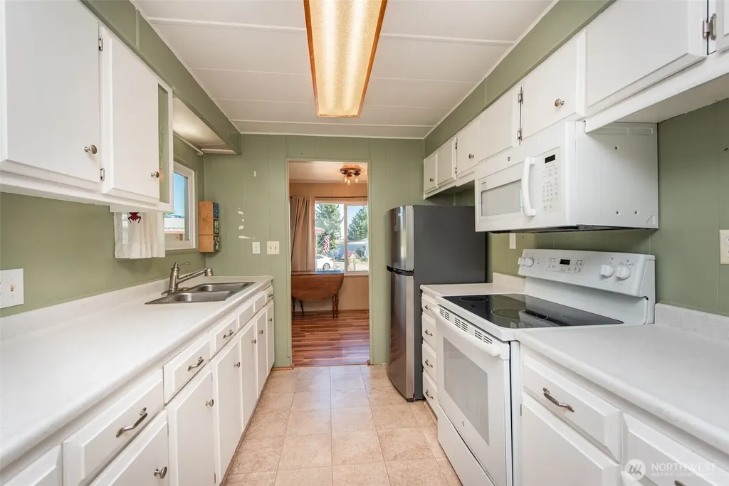 921 S 3rd Avenue Sequim WA 98382