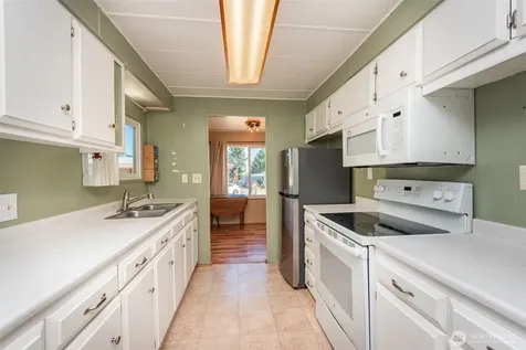 921 S 3rd Avenue Sequim WA 98382