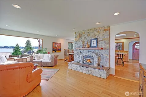 386 Shore Drive Camano Island WA 98282