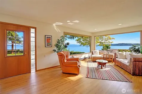 386 Shore Drive Camano Island WA 98282