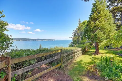 386 Shore Drive Camano Island WA 98282