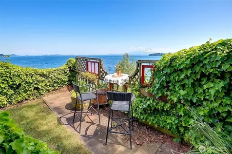 386 Shore Drive Camano Island WA 98282