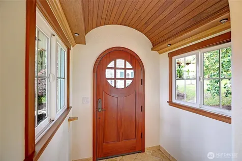 386 Shore Drive Camano Island WA 98282