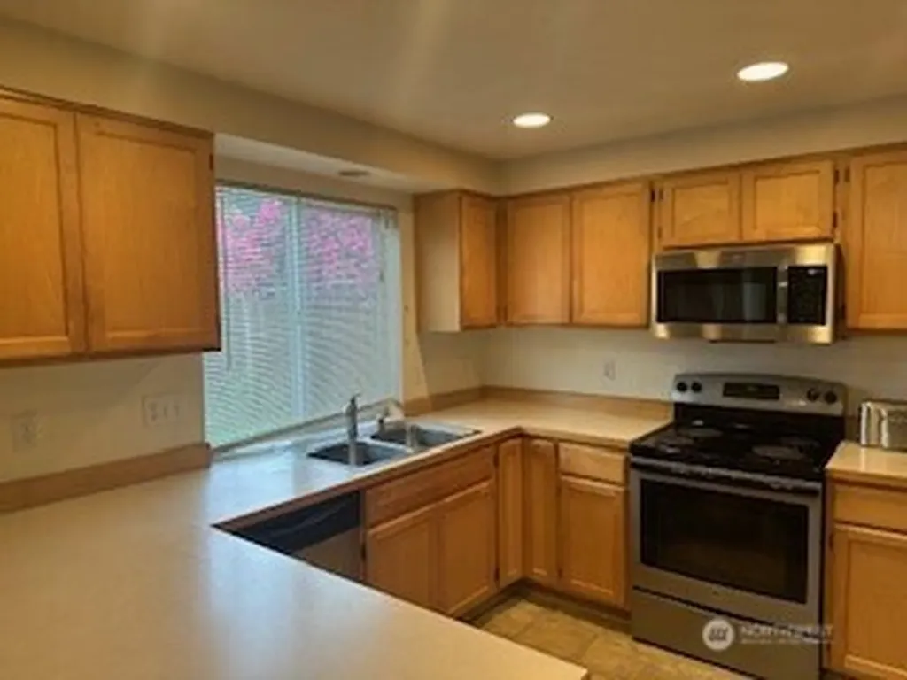 20124 105th Avenue SE Kent WA 98031