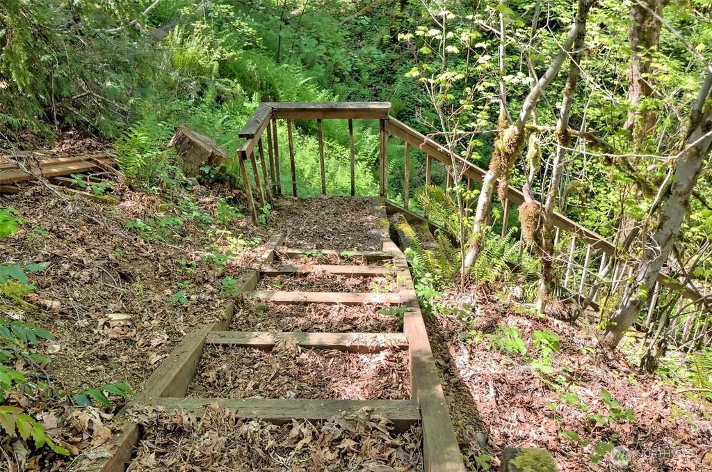 2070 W Cushman Ridge Drive Hoodsport WA 98548