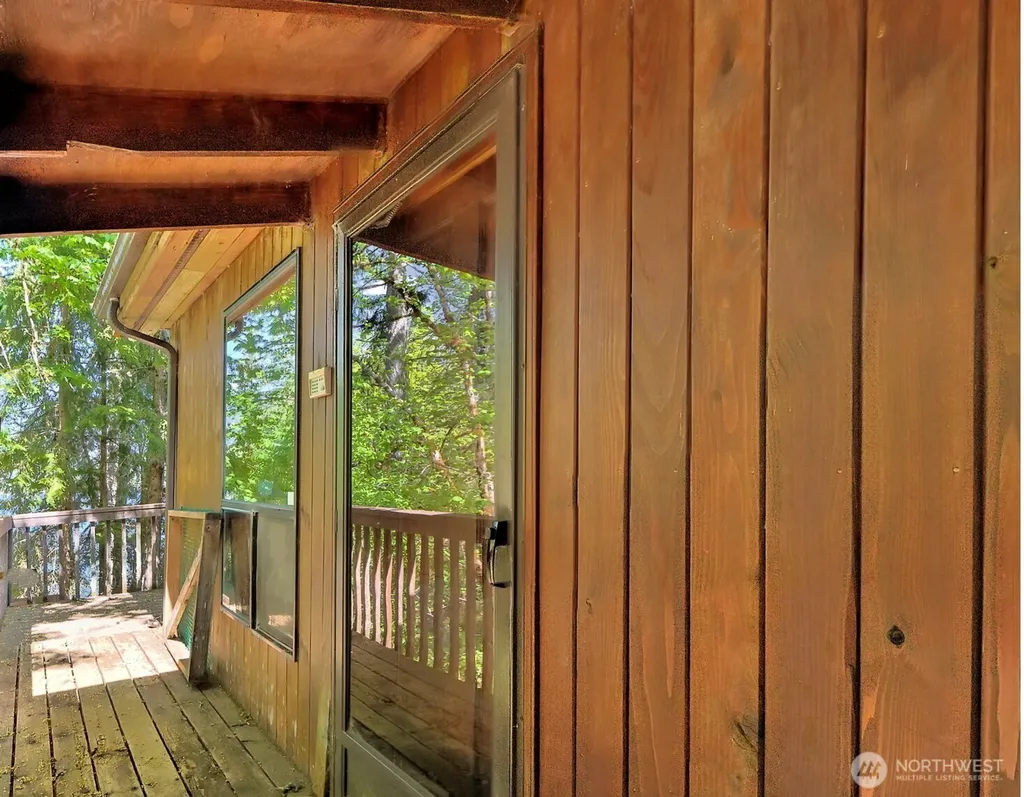 2070 W Cushman Ridge Drive Hoodsport WA 98548