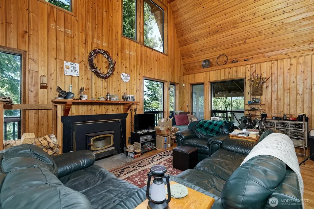 2070 W Cushman Ridge Drive Hoodsport WA 98548