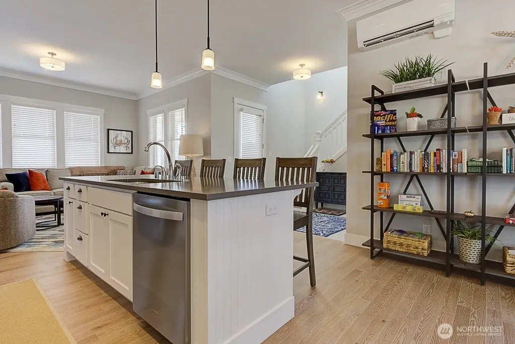114 Horizon Street Pacific Beach WA 98571