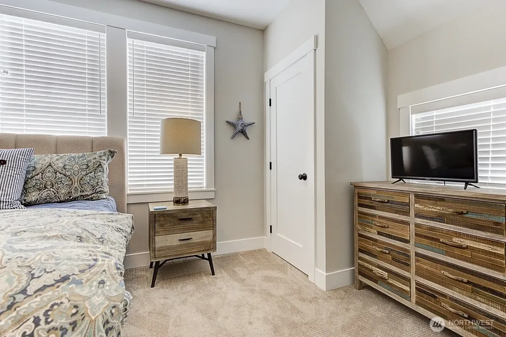 114 Horizon Street Pacific Beach WA 98571