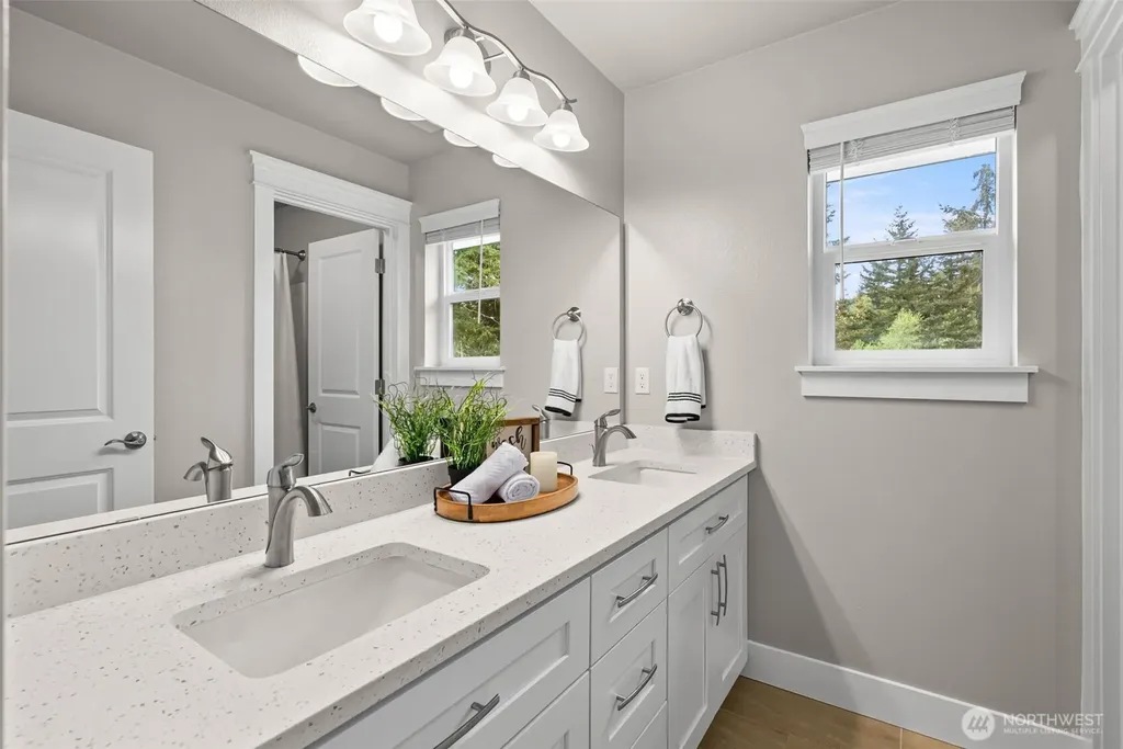 621 Tiedman Road NW Lakebay WA 98349