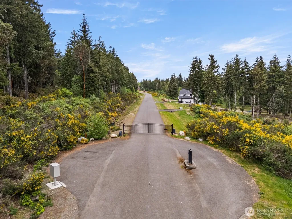 621 Tiedman Road NW Lakebay WA 98349