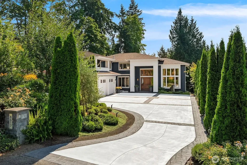 8617 NE 20th Street Clyde Hill WA 98004