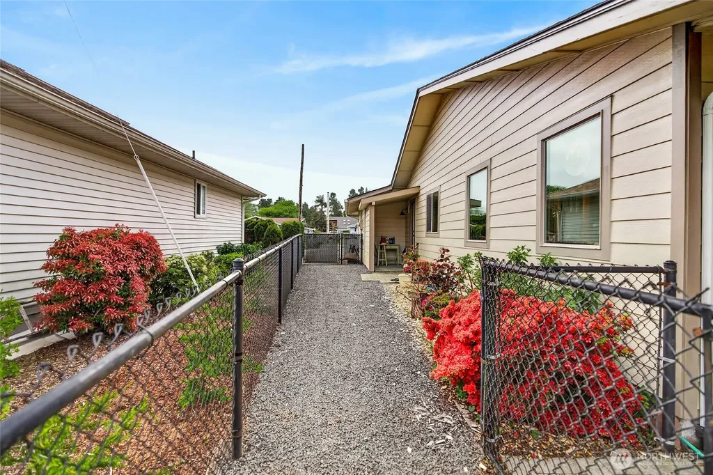1211 314th Place Ocean Park WA 98640