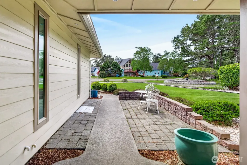 1211 314th Place Ocean Park WA 98640