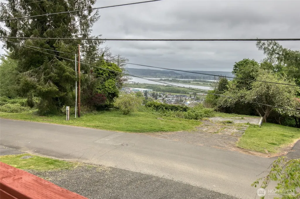 425 Beacon Hill Drive Hoquiam WA 98550