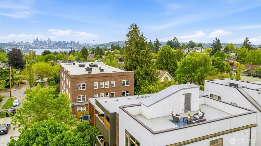 4419 B Corliss Avenue N Seattle WA 98103